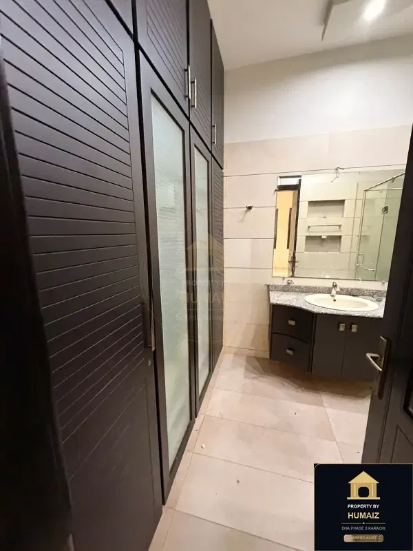 500 Sq. Yd. 5-Bedroom Luxury Villa (Basement, 6 Bath, Residence 14) in DHA Phase 8 For Rent in DHA Phase 8 Karachi — Photograph 9