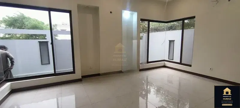 3-Bedroom Upper/Lower Portion (3 Bath, Unit 55) in DHA Phase 8 For Rent in DHA Phase 8 Karachi — Photograph 5