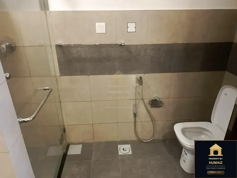 2-Bedroom Luxury Apartment (Sea Facing, 4 Bath, Suite 2) at Pearl Towers For Sale in DHA Phase 8 Karachi — Photograph 36