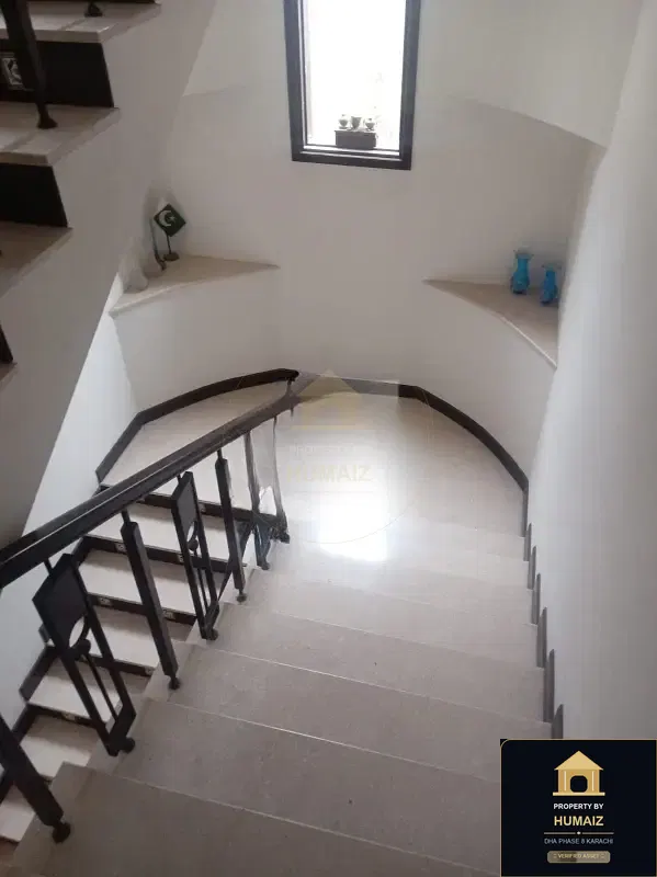 550 Sq. Yd. 5-Bedroom Luxury Villa in DHA Phase 8 For Rent in DHA Phase 8 Karachi — Photograph 8