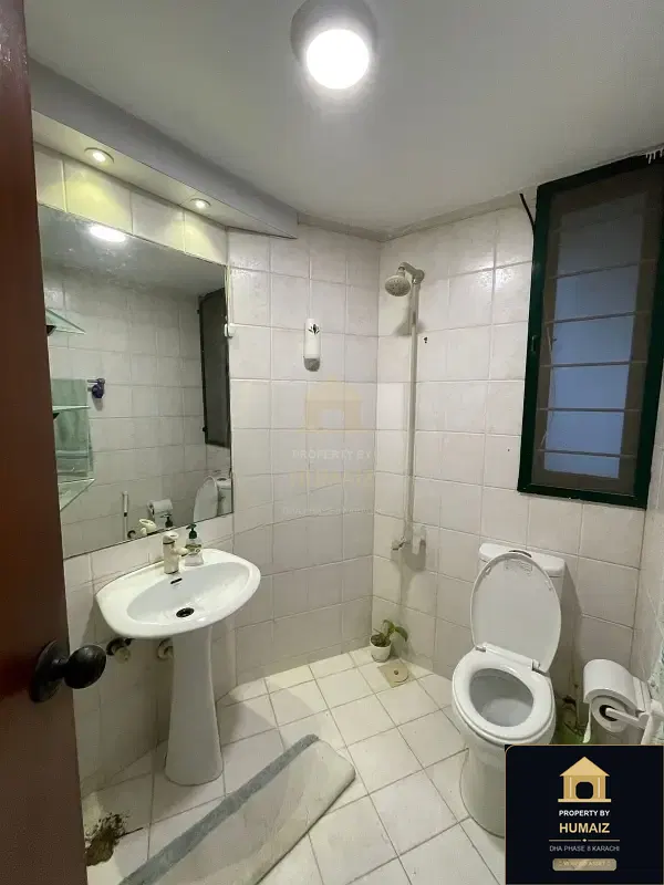 500 Sq. Yd. 4-Bedroom Luxury Villa on Zulfiqar Commercial For Sale in DHA Phase 8 Karachi — Photograph 9