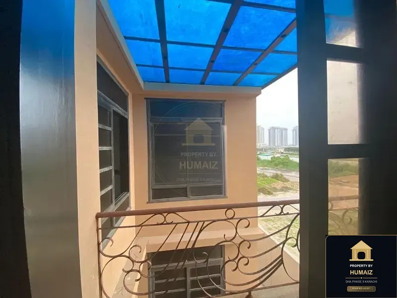 300 Sq. Yd. 4-Bedroom Luxury Villa (Basement, 4 Bath, Residence 5) in Khayaban-e-Sahil For Sale in DHA Phase 8 Karachi — Photograph 8