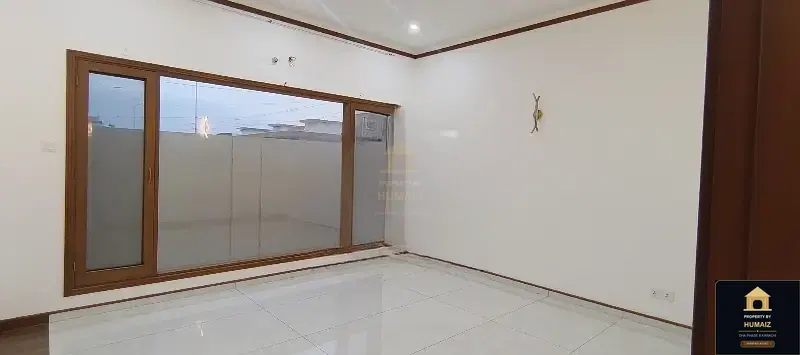 600 Sq. Yd. 7-Bedroom Luxury Villa in Zone A For Sale in DHA Phase 8 Karachi — Photograph 16