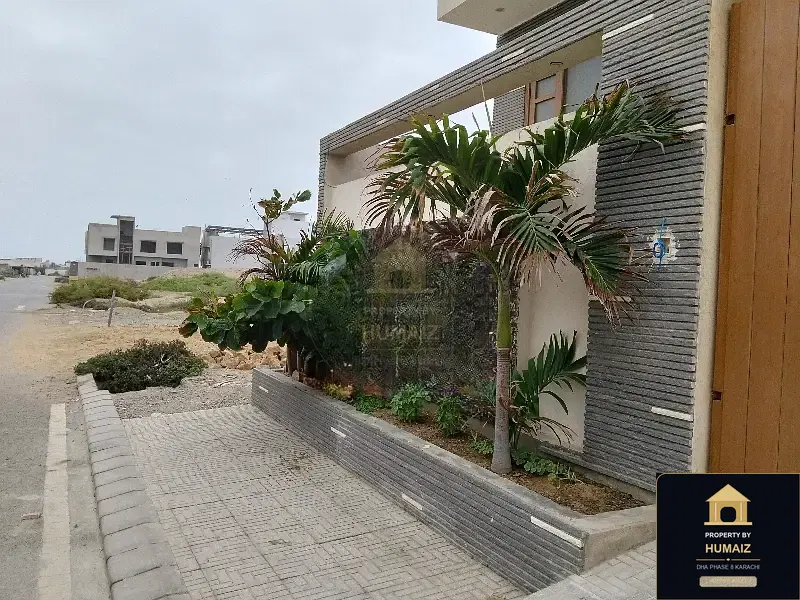 300 Sq. Yd. 4-Bedroom Luxury Villa (Basement, 4 Bath, Residence 3) in Khayaban-e-Sahil For Sale in DHA Phase 8 Karachi — Photograph 3