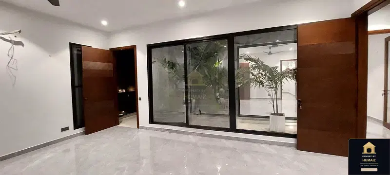 500 Sq. Yd. 6-Bedroom Luxury Villa (Private Pool, 6 Bath, Residence 1) in DHA Phase 8 For Rent in DHA Phase 8 Karachi — Photograph 27