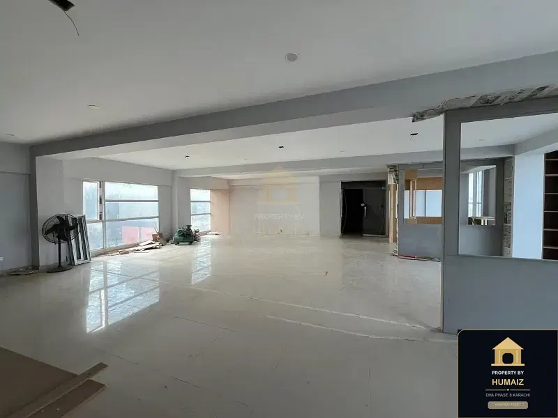 244 Sq. Yd. Corporate Office Space (Unit 2) on Zulfiqar Commercial For Sale in DHA Phase 8 Karachi — Photograph 3