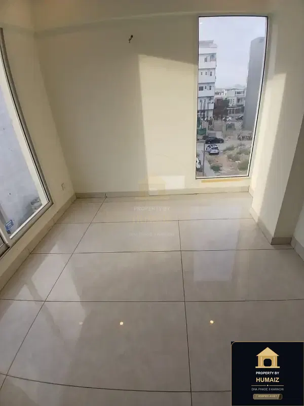 3-Bedroom Luxury Apartment (Corner, 4 Bath, Suite 35) on Al-Murtaza Commercial For Sale in DHA Phase 8 Karachi — Photograph 3
