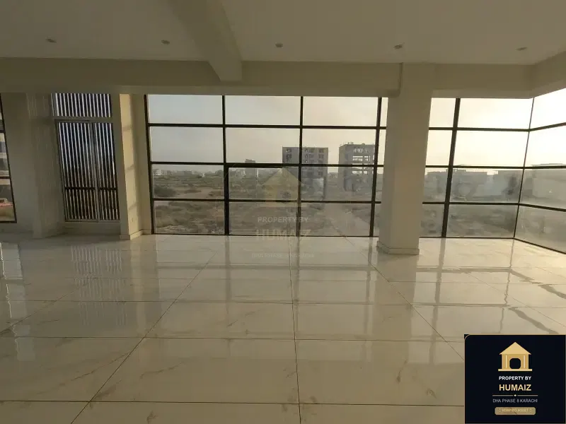 100 Sq. Yd. Commercial Building on Peninsula Commercial For Sale in DHA Phase 8 Karachi — Photograph 24