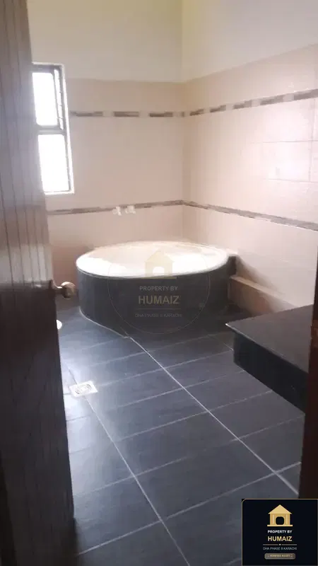 4-Bedroom Upper/Lower Portion (4 Bath, Unit 1) in DHA Phase 8 For Rent in DHA Phase 8 Karachi — Photograph 18