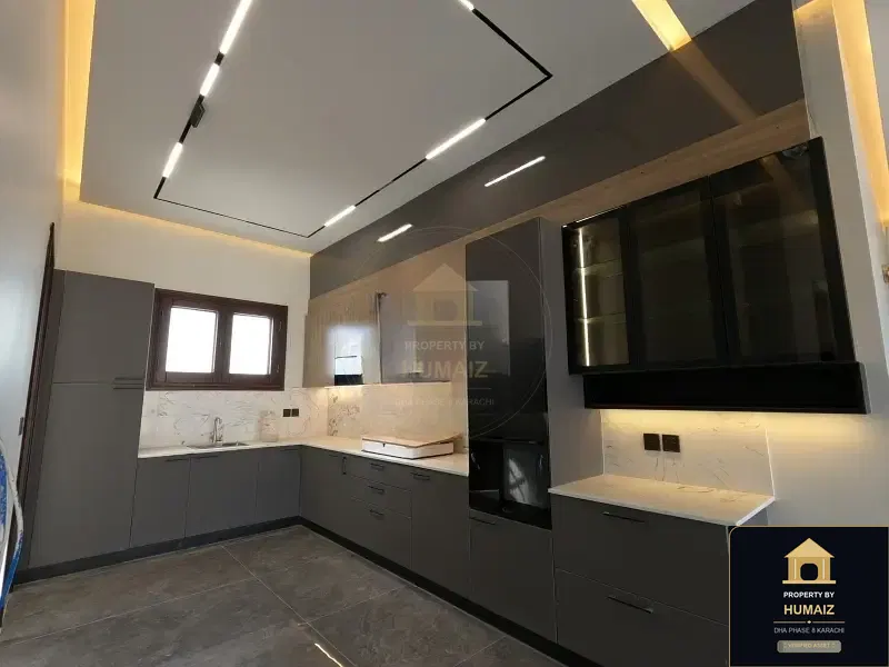 500 Sq. Yd. 6-Bedroom Luxury Villa (Basement, 6 Bath, Residence 110) in DHA Phase 8 For Sale in DHA Phase 8 Karachi — Photograph 3