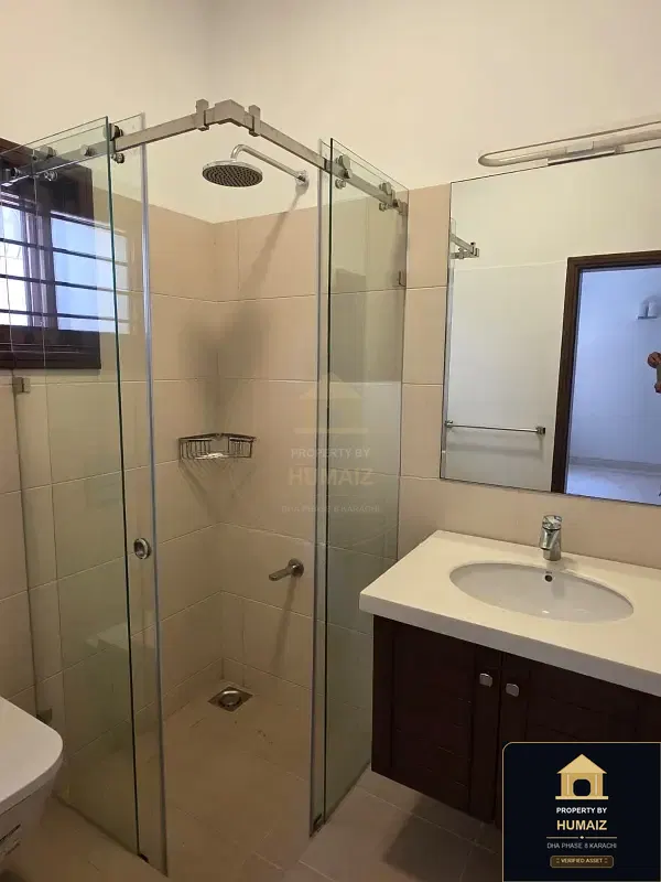 500 Sq. Yd. 5-Bedroom Luxury Villa (Basement, 6 Bath, Residence 52) in DHA Phase 8 For Sale in DHA Phase 8 Karachi — Photograph 3