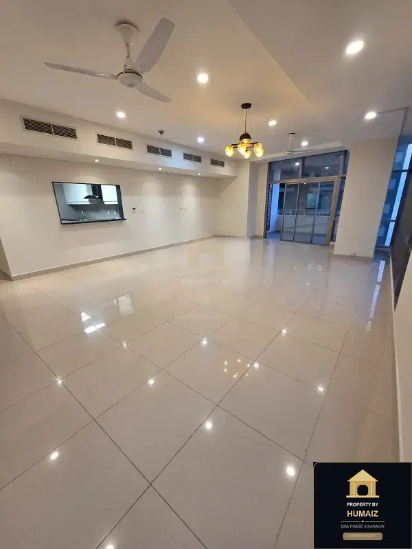4-Bedroom Luxury Apartment (Sea Facing, 5 Bath, Suite 3) at Reef Towers For Rent in DHA Phase 8 Karachi — Photograph 7