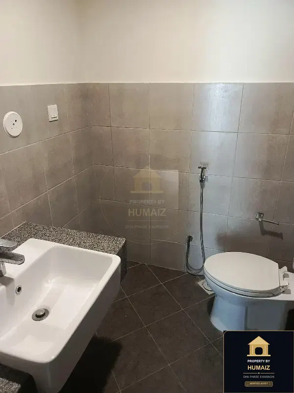 3-Bed Luxury Penthouse at Pearl Towers For Sale in DHA Phase 8 Karachi — Photograph 12