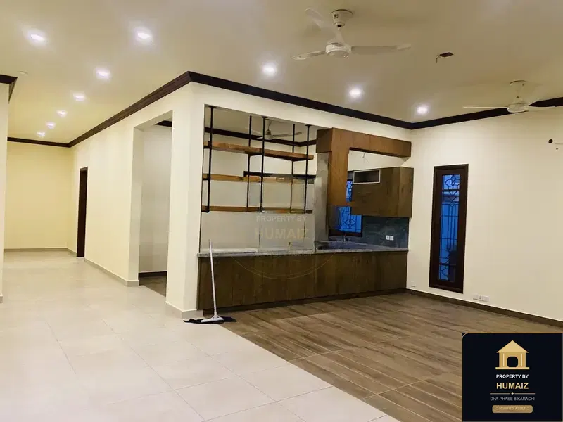 666 Sq. Yd. 6-Bedroom Luxury Villa (Basement, 7 Bath, Residence 1) in DHA Phase 8 For Rent in DHA Phase 8 Karachi — Photograph 8