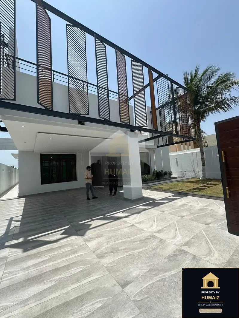 666 Sq. Yd. 6-Bedroom Luxury Villa (Basement, 7 Bath, Residence 10) in DHA Phase 8 For Sale in DHA Phase 8 Karachi — Photograph 2