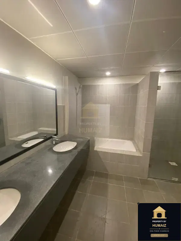 Luxury Penthouse Suite (Penthouse, Suite 2) at Reef Towers For Rent in DHA Phase 8 Karachi — Photograph 13