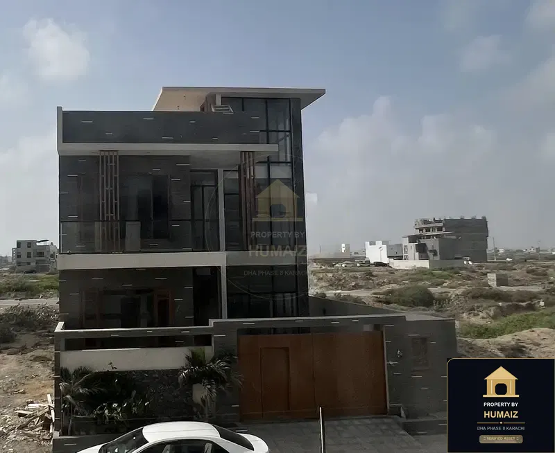 300 Sq. Yd. 5-Bedroom Luxury Villa (Basement, 5 Bath, Residence 10) in DHA Phase 8 For Sale in DHA Phase 8 Karachi — Photograph 7