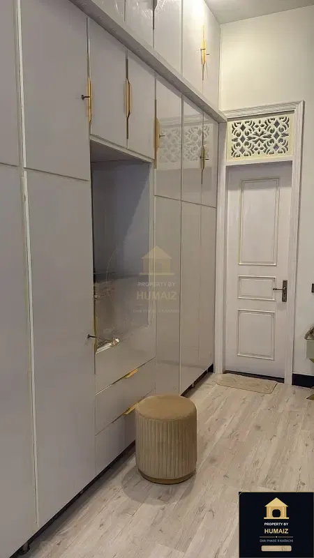 5-Bedroom Upper/Lower Portion (6 Bath, Unit 1) in DHA Phase 8 For Rent in DHA Phase 8 Karachi — Photograph 4