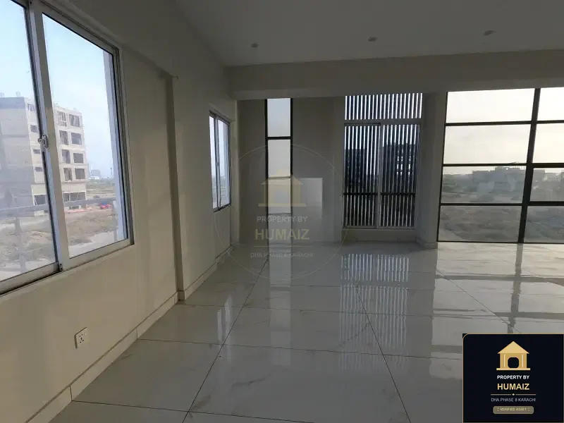 100 Sq. Yd. Commercial Building on Peninsula Commercial For Sale in DHA Phase 8 Karachi — Photograph 17