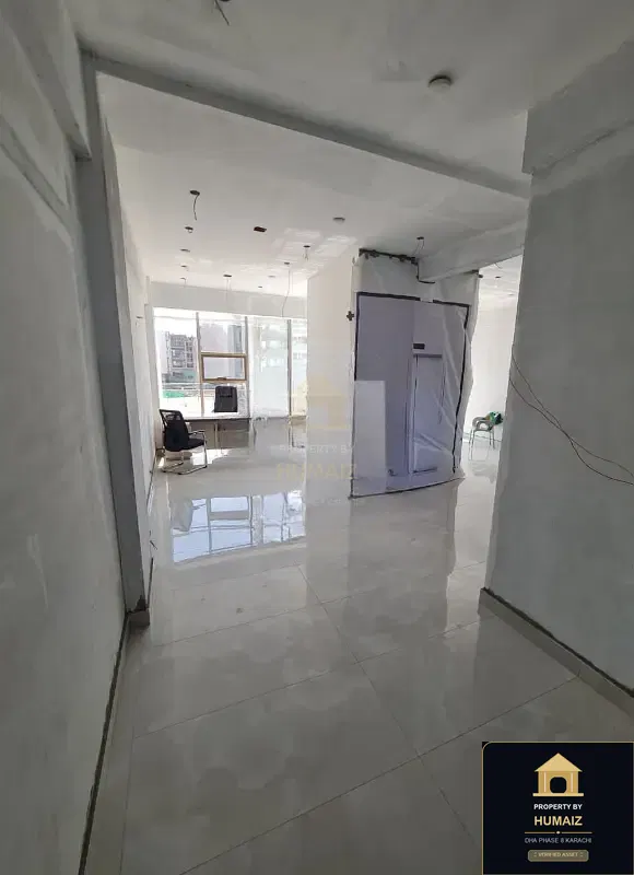 111 Sq. Yd. Corporate Office Space on Zulfiqar Commercial For Sale in DHA Phase 8 Karachi — Photograph 4