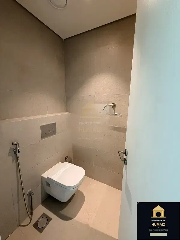 2-Bedroom Luxury Apartment (Sea Facing, 3 Bath, Suite 24) at The Views For Rent in DHA Phase 8 Karachi — Photograph 9