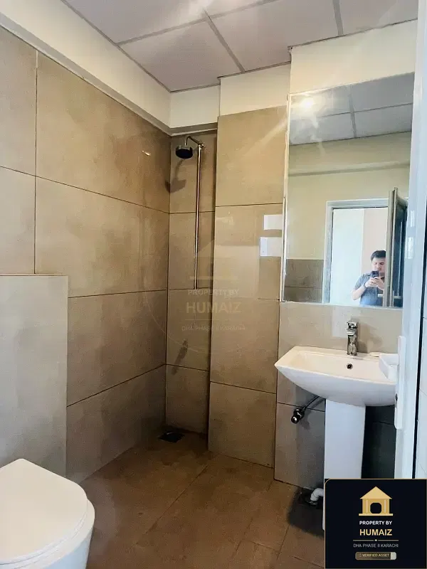 3-Bedroom Luxury Apartment (Corner, 4 Bath, Suite 29) on Al-Murtaza Commercial For Rent in DHA Phase 8 Karachi — Photograph 9