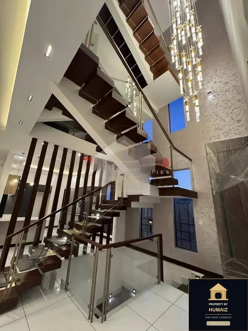 300 Sq. Yd. 5-Bedroom Luxury Villa (Basement, 5 Bath, Residence 2) in DHA Phase 8 For Sale in DHA Phase 8 Karachi — Photograph 4
