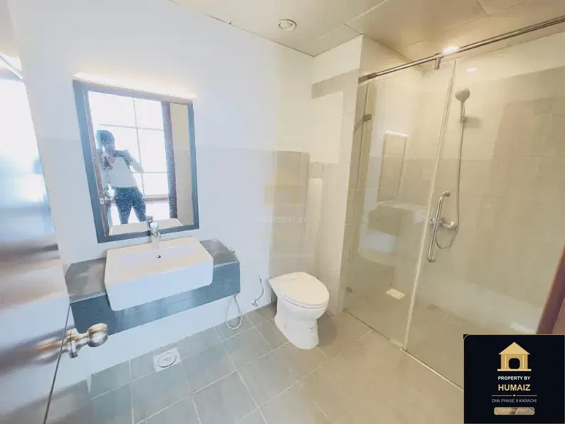 3-Bedroom Luxury Apartment (Sea Facing, 5 Bath, Suite 3) at Pearl Towers For Rent in DHA Phase 8 Karachi — Photograph 20