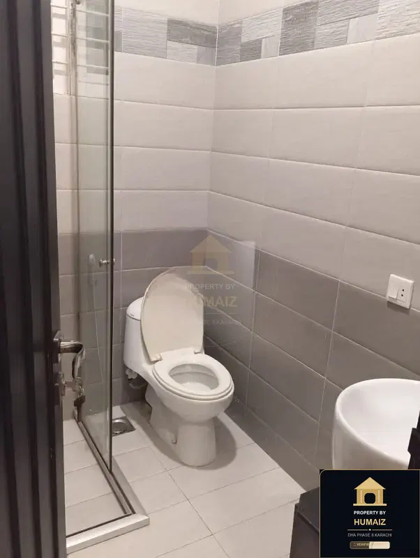 3-Bedroom Upper/Lower Portion (4 Bath, Unit 71) in DHA Phase 8 For Rent in DHA Phase 8 Karachi — Photograph 9