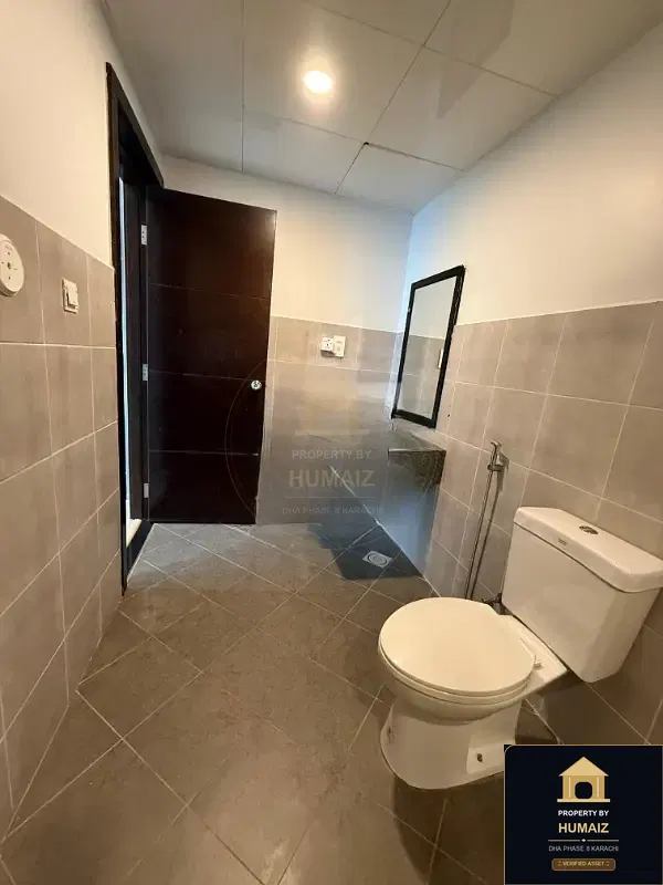 3-Bedroom Luxury Apartment (3 Bath, Suite 19) at Pearl Towers For Sale in DHA Phase 8 Karachi — Photograph 6