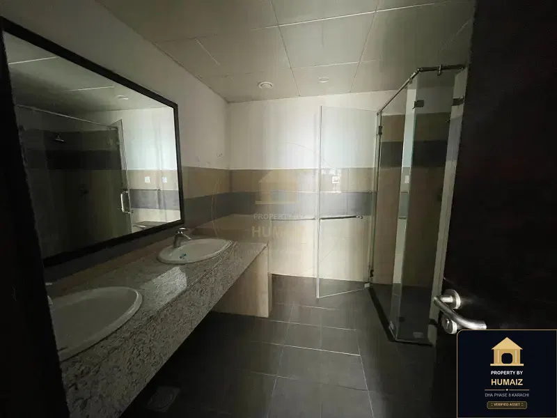 2-Bedroom Luxury Apartment (Sea Facing, 3 Bath, Suite 16) at Pearl Towers For Rent in DHA Phase 8 Karachi — Photograph 11