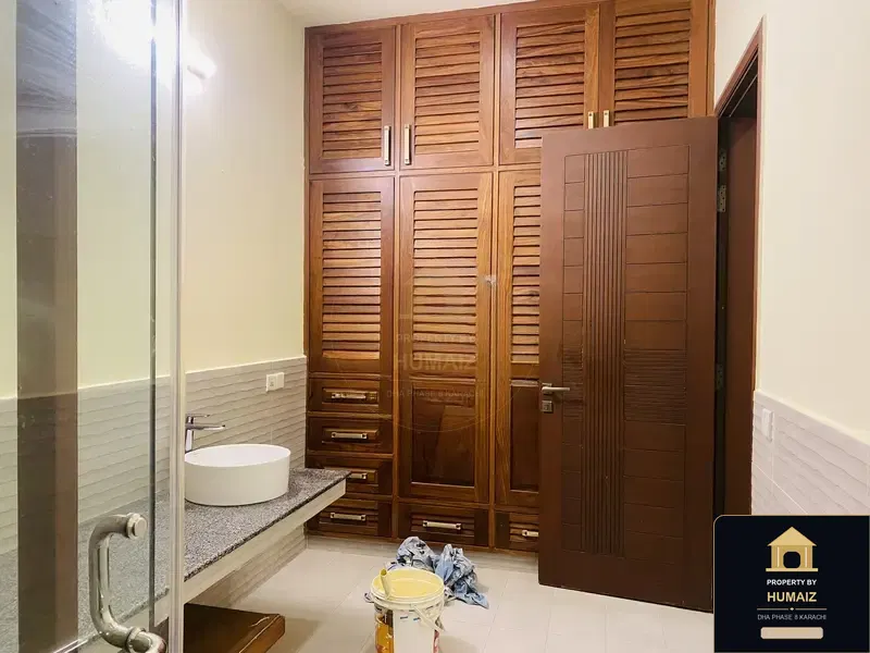 666 Sq. Yd. 6-Bedroom Luxury Villa (Basement, 7 Bath, Residence 1) in DHA Phase 8 For Rent in DHA Phase 8 Karachi — Photograph 13