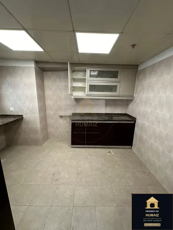 4-Bed Luxury Penthouse (Sea Facing, 5 Bath, Suite 1) at Pearl Towers For Rent in DHA Phase 8 Karachi — Photograph 4