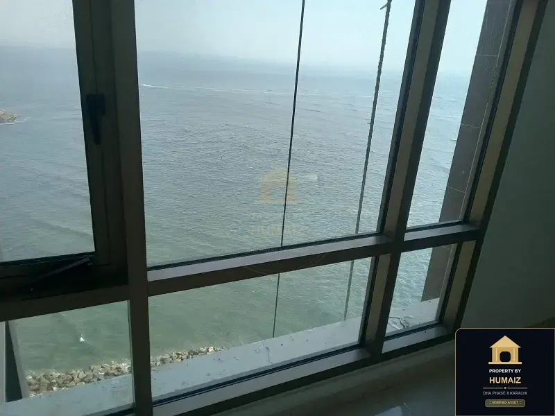 3-Bedroom Luxury Apartment (Sea Facing, 5 Bath, Suite 25) at Pearl Towers For Sale in DHA Phase 8 Karachi — Photograph 16