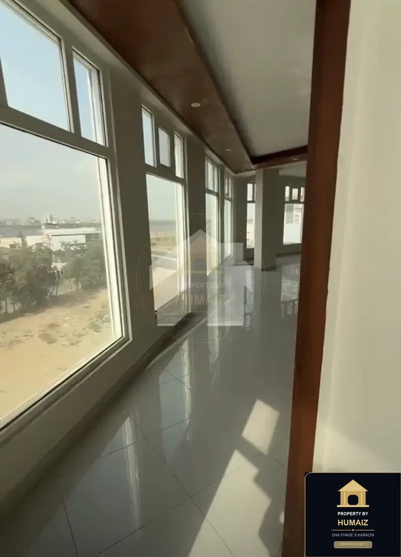 127 Sq. Yd. Corporate Office Space on Zulfiqar Commercial For Rent in DHA Phase 8 Karachi — Photograph 5