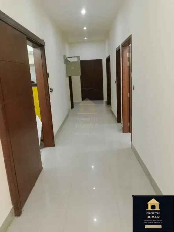 4-Bedroom Upper/Lower Portion (4 Bath, Unit 3) in DHA Phase 8 For Rent in DHA Phase 8 Karachi — Photograph 3