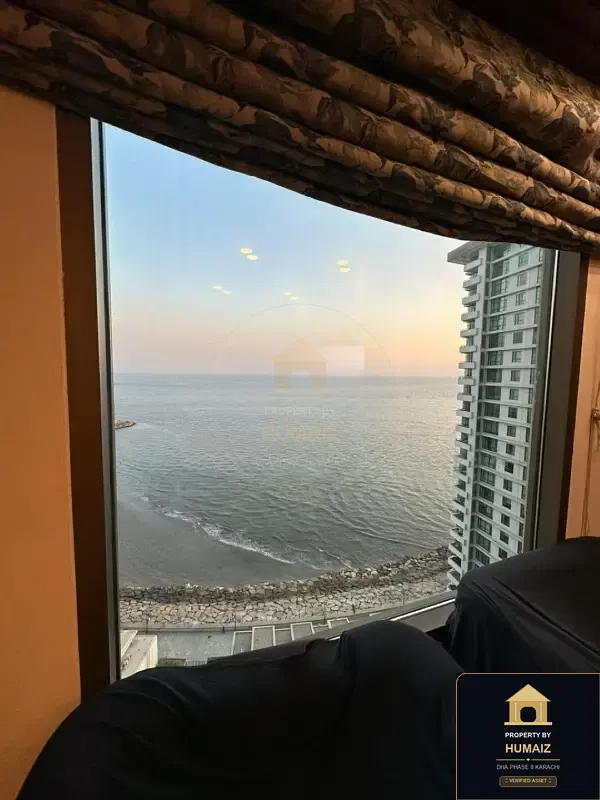 3-Bedroom Luxury Apartment (Sea Facing, 4 Bath, Suite 4) at Pearl Towers For Sale in DHA Phase 8 Karachi — Photograph 3