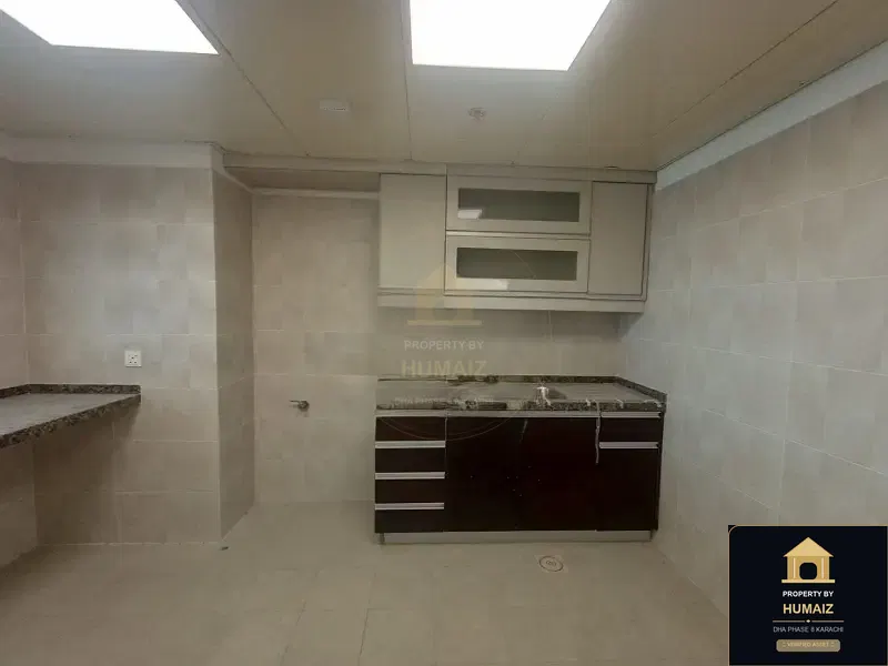 4-Bed Luxury Penthouse (Sea Facing, 5 Bath, Suite 1) at Pearl Towers For Rent in DHA Phase 8 Karachi — Photograph 29