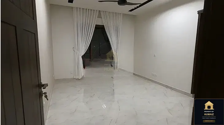 3-Bedroom Upper/Lower Portion (Brand New, 3 Bath, Unit 34) in DHA Phase 8 For Rent in DHA Phase 8 Karachi — Photograph 9