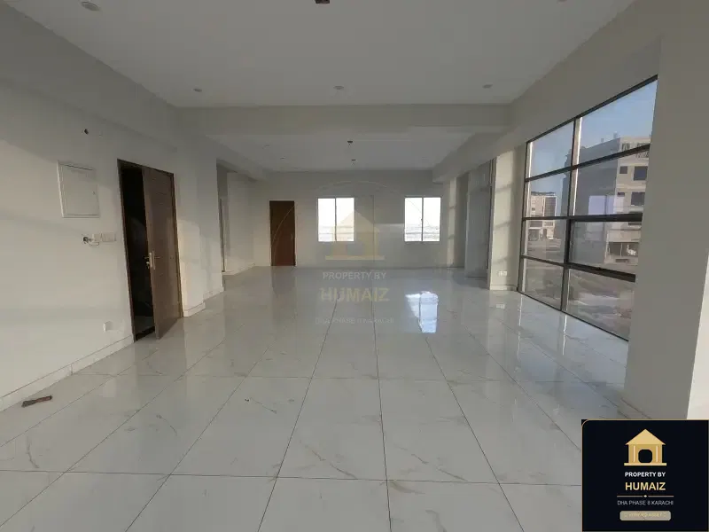 100 Sq. Yd. Commercial Building on Peninsula Commercial For Sale in DHA Phase 8 Karachi — Photograph 6