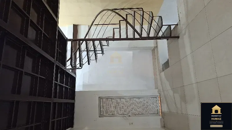 44 Sq. Yd. Commercial Retail Shop on Zulfiqar Commercial For Rent in DHA Phase 8 Karachi — Photograph 6