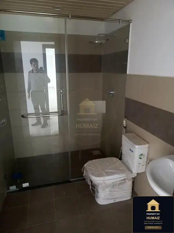 3-Bedroom Luxury Apartment (Sea Facing, 5 Bath, Suite 6) at Pearl Towers For Rent in DHA Phase 8 Karachi — Photograph 4
