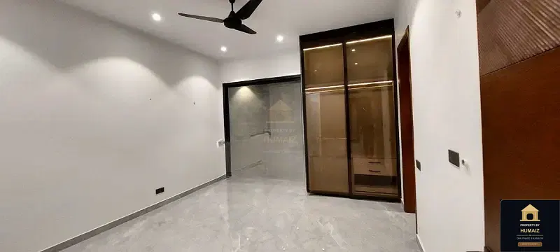 500 Sq. Yd. 6-Bedroom Luxury Villa (Private Pool, 6 Bath, Residence 1) in DHA Phase 8 For Rent in DHA Phase 8 Karachi — Photograph 16