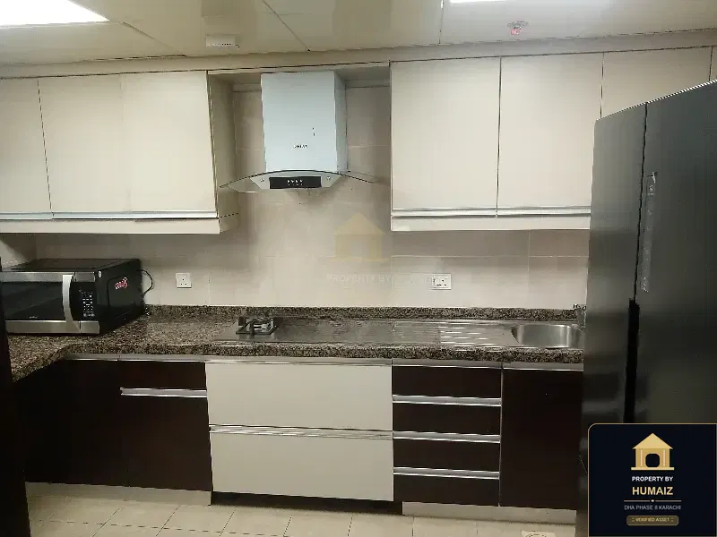 3-Bedroom Luxury Apartment (Sea Facing, 4 Bath, Suite 16) at Pearl Towers For Rent in DHA Phase 8 Karachi — Photograph 2