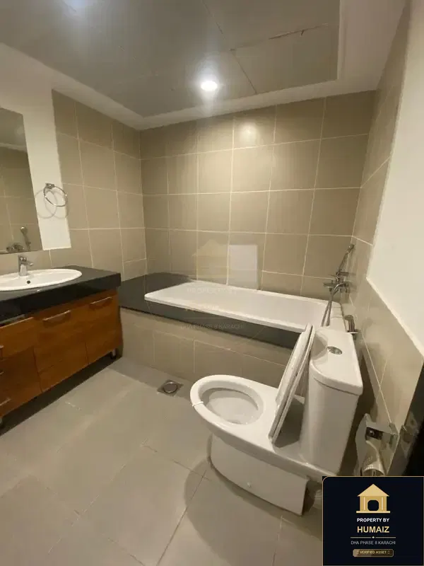 3-Bedroom Luxury Apartment (Sea Facing, 3 Bath, Suite 3) at Pearl Towers For Sale in DHA Phase 8 Karachi — Photograph 44