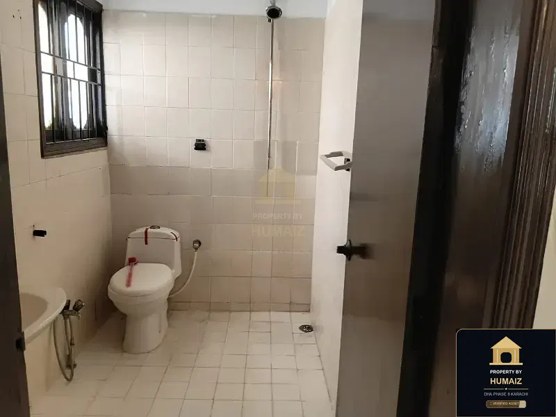 3-Bedroom Upper/Lower Portion (4 Bath, Unit 69) in DHA Phase 8 For Rent in DHA Phase 8 Karachi — Photograph 8