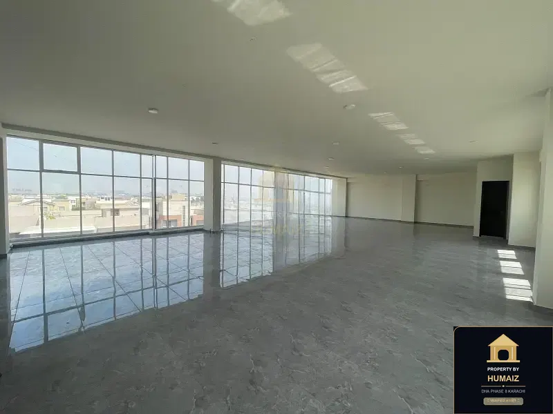 367 Sq. Yd. Corporate Office Space on Zulfiqar Commercial For Rent in DHA Phase 8 Karachi — Photograph 4