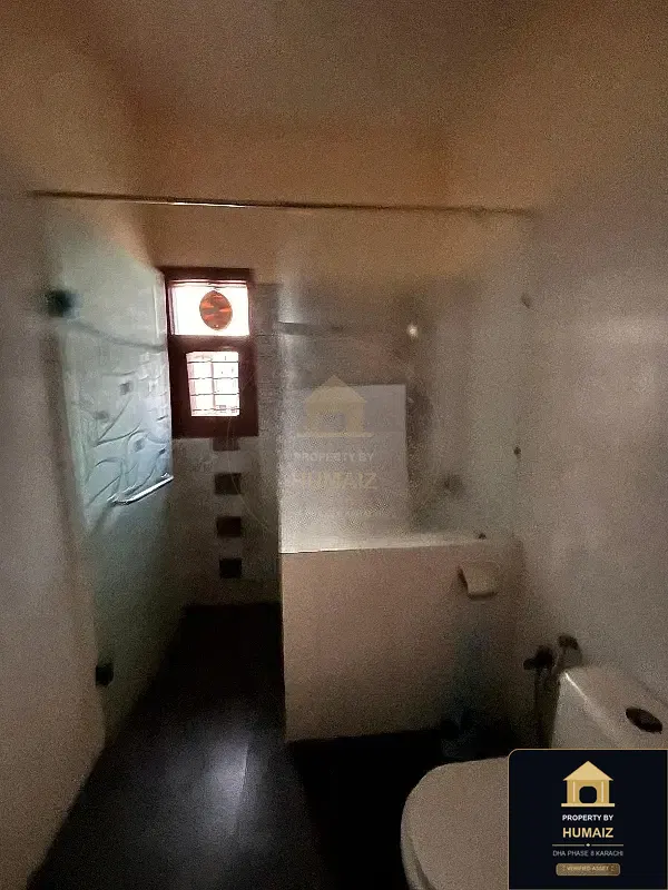4-Bedroom Upper/Lower Portion (Brand New, 4 Bath, Unit 6) in DHA Phase 8 For Rent in DHA Phase 8 Karachi — Photograph 23