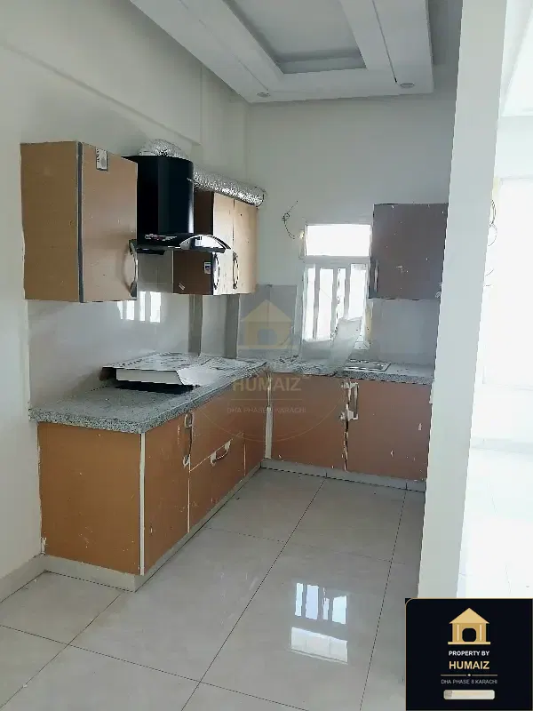2-Bedroom Luxury Apartment (Boulevard Facing, 2 Bath, Suite 1) on Zulfiqar Commercial For Sale in DHA Phase 8 Karachi — Photograph 3