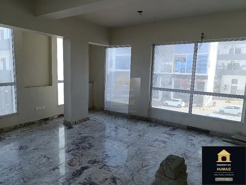 107 Sq. Yd. Corporate Office Space on Zulfiqar Commercial For Rent in DHA Phase 8 Karachi — Photograph 4